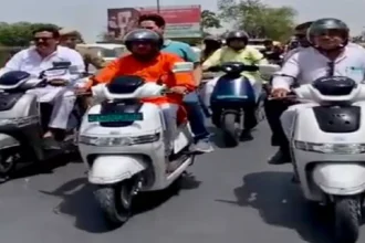 सहारनपुर में चिलचिलाती धूप में जायजा लेने स्कूटी पर घर से निकले महापौर