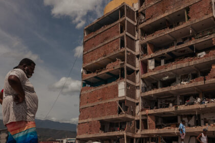 Venezuelans Search Desperately for Loved Ones Missing After Quakes