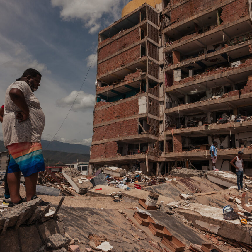 Venezuelans Search Desperately for Loved Ones Missing After Quakes