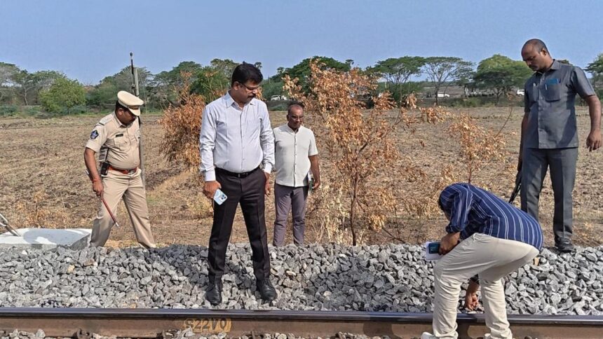 Police open fire to thwart robbery attempt on Chennai-Vijayawada train in Bapatla