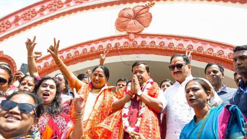 Women of Bengal rejected politics of appeasement: CM, Nabin offer prayers at Kali Mandir