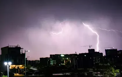 उत्तर भारत में गर्मी से राहत, आंधी-बारिश का अलर्ट; अगले दो दिनों में गिरेगा तापमान