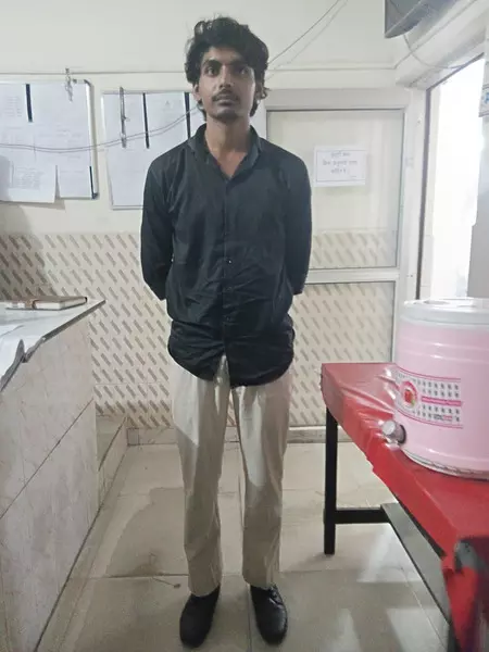 नोएडा श्रमिक हिंसा मामले में एलएलबी छात्र गिरफ्तार, सोशल मीडिया के जरिए श्रमिकों को उकसाने का आरोप