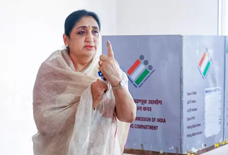 बारामती में सुनेत्रा पवार सबसे आगे, अब तक की गिनती में उन्हें सबसे अधिक वोट मिले