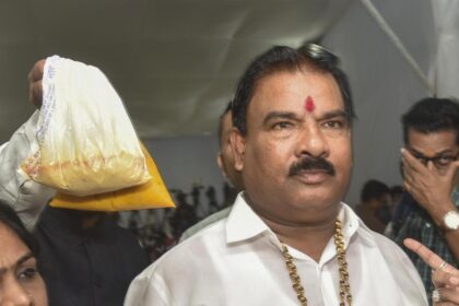 Court allows police interrogation of Shiv Sena MLA Sanjay Gaikwad over threat to publisher