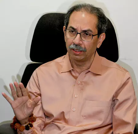 तृणमूल सांसदों पर 'हमलों' को लेकर शिवसेना यूबीटी की राष्ट्रपति शासन लागू करने की मांग