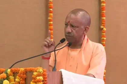 काशी में CM योगी का बड़ा बयान: 'सनातन को मिटाने वाले खुद मिट गए', विपक्ष पर साधा निशाना