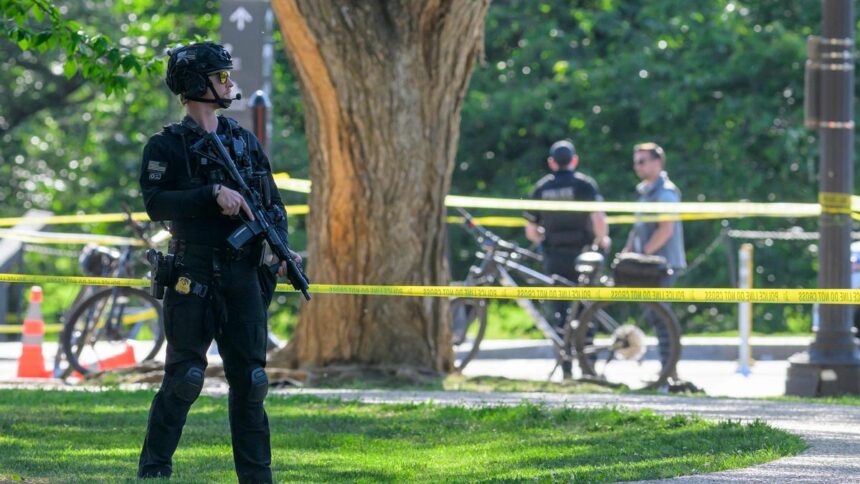 Armed man shot by U.S. Secret Service near White House