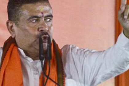 Bengal CM holds road show in Falta on last day of poll campaign