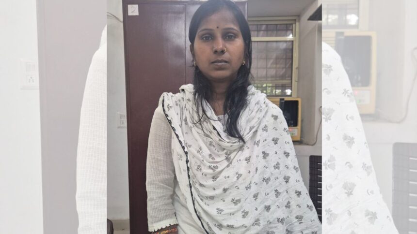 जमीन का सीमांकन और नामांतरण करने के बदले पटवारी ने मांगी रिश्वत, लोकायुक्त पुलिस ने रंगे हाथ पकड़ा